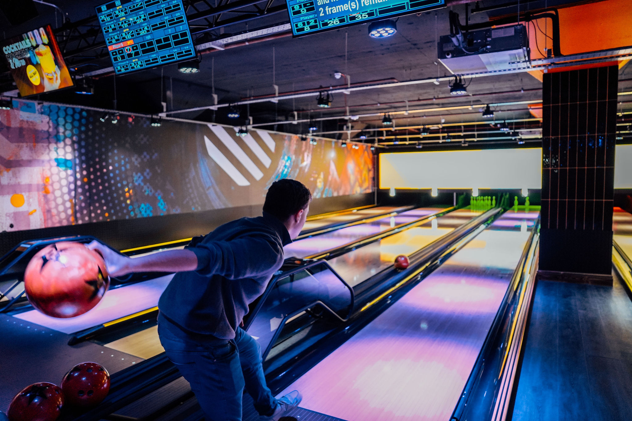 King Pins - Waverly, Edinburgh - image 1