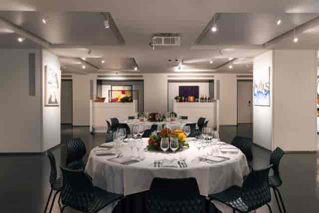Art'otel Amsterdam banquet: elegant, corporate event venue