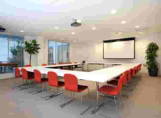 25 Watt Meeting Room