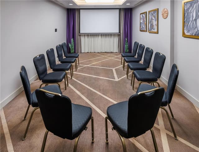 Park Suite 1