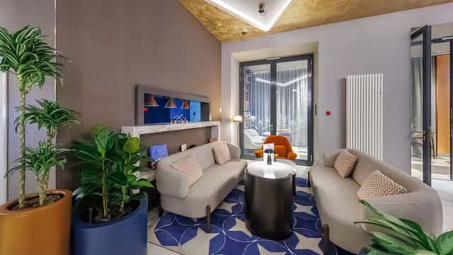 Nuremberg Plaza Suite 4: stylish, intimate breakout space, informal meeting, networking event