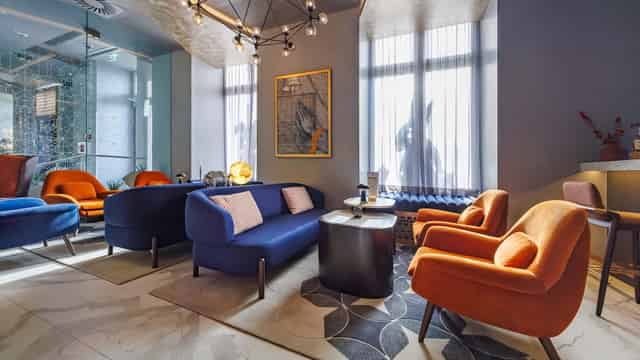 Plaza Suite 4