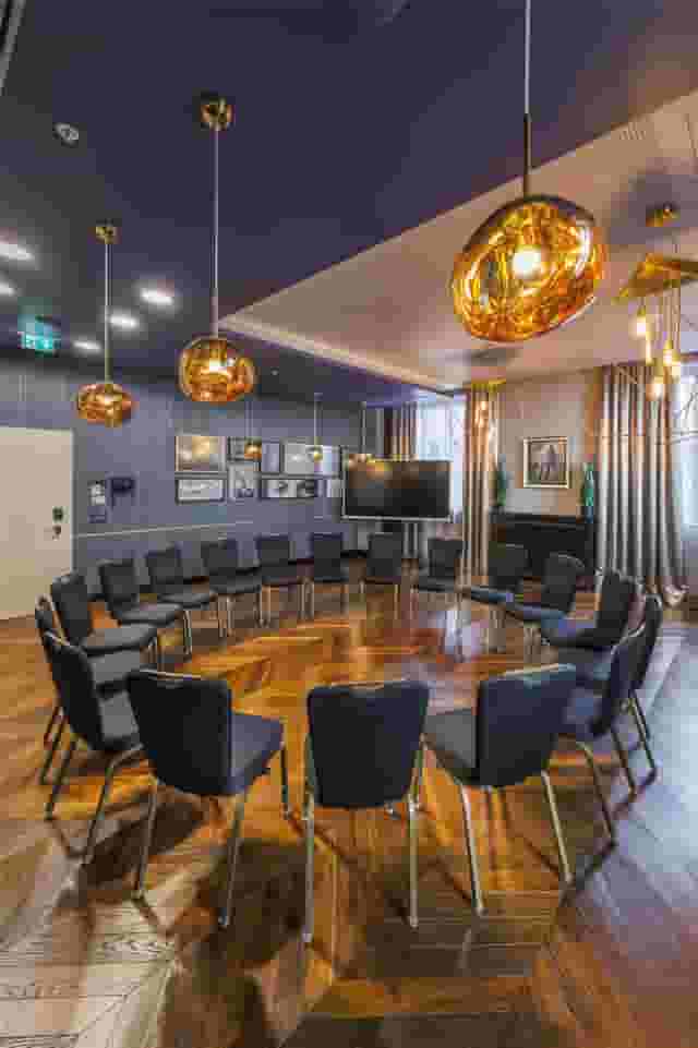 Plaza Suite 4