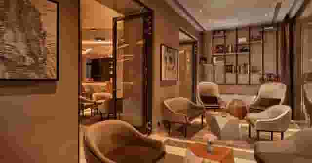 Plaza Suite 4