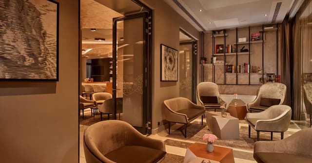 Plaza Suite 4
