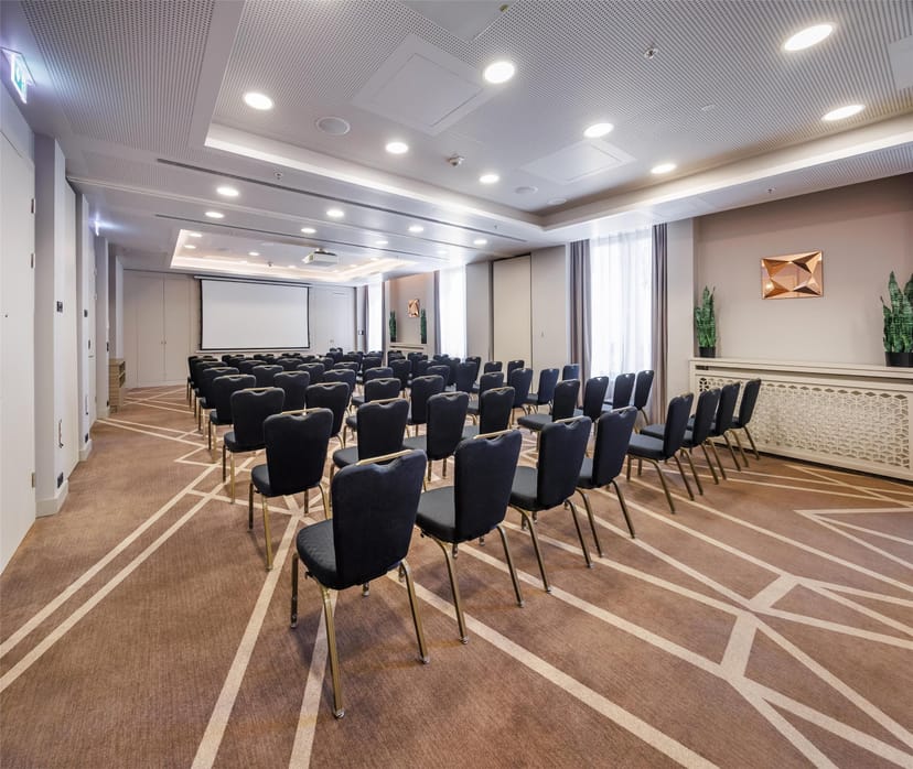 Nuremberg Plaza Suite 4: Conference, Training, AV