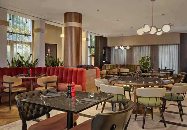 Radisson RED Berlin restaurant, private dining, cocktail reception