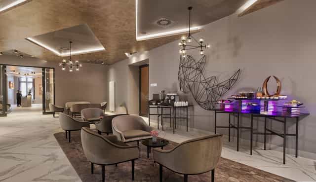 Nuremberg event lounge, travertine, reception