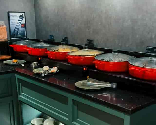 Radisson RED Berlin buffet, accessible conference catering