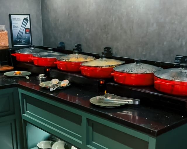 Radisson RED Berlin buffet, accessible conference catering