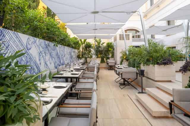 art'eat & art'drink (Restaurant & Bar)
