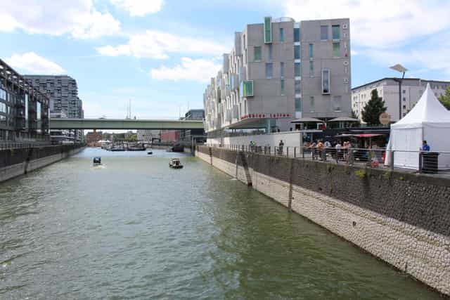 Riverside Terrace art'otel Cologne: Waterside event venue, boat tours