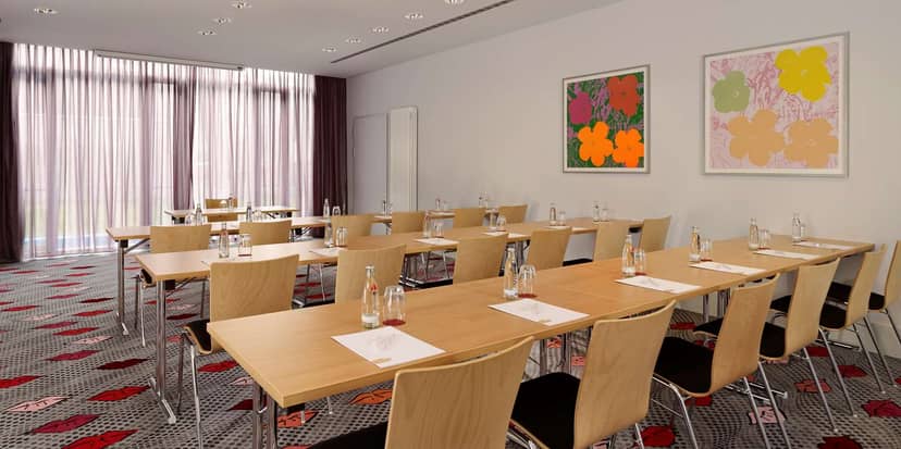 Berlin Park Plaza boardroom, theatre-style meeting, workshop setup