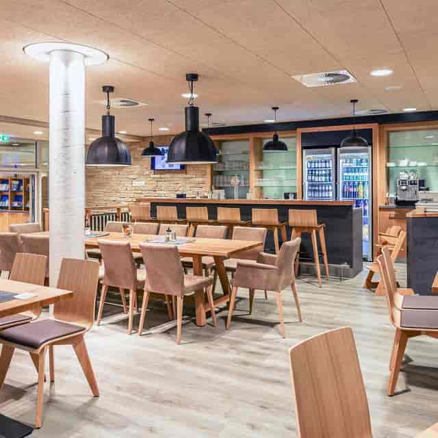 Park Plaza Trier Treverer modern rustic dining event space
