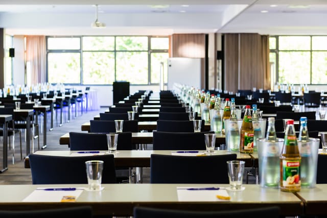 Klio Trier conference setup, plenary room, natural light