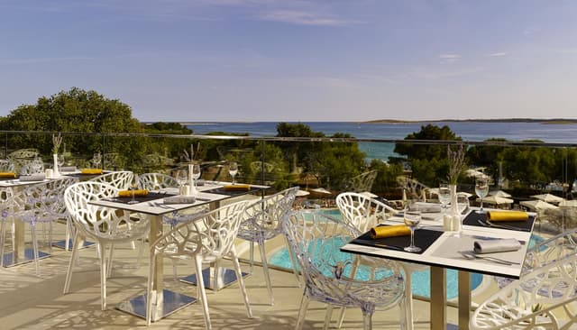 Lungomare Bar & Restaurant