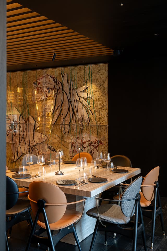 YEZI Restaurant & Bar