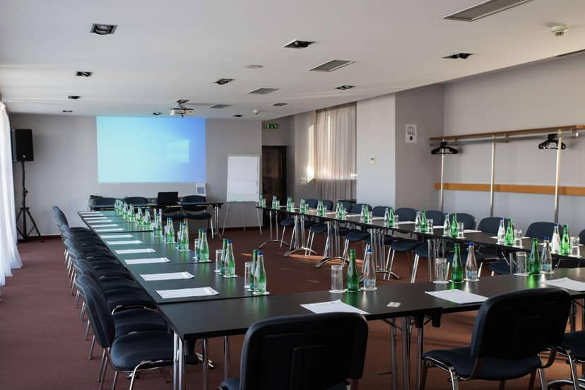 Belgrade conference room, projector, business meeting, event