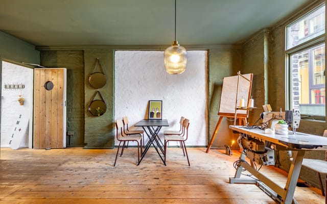 Bread and Butter Lounge - image 3
