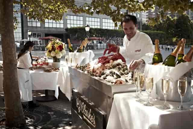 P.J. Clarke's On The Hudson - image 2