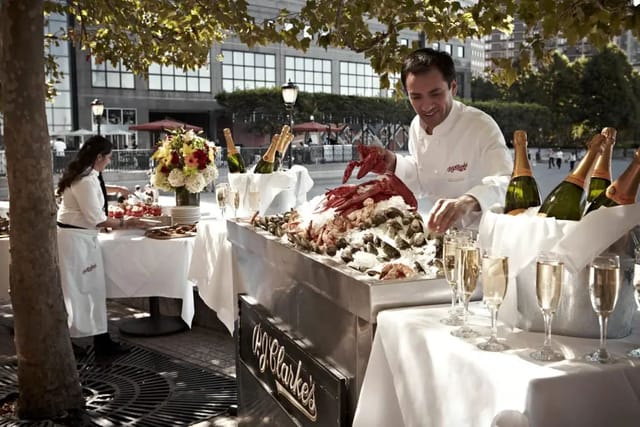 P.J. Clarke's On The Hudson - image 2