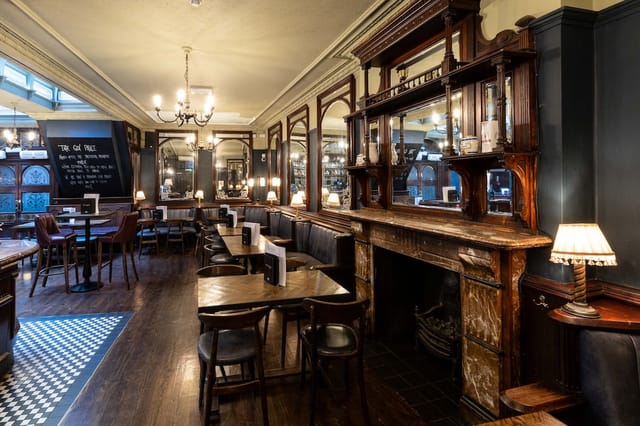 Punch Tavern - image 2
