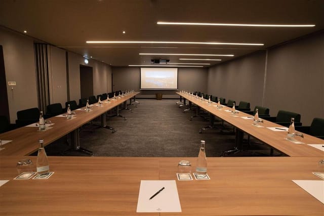 U-shape auditorium at Hilton Porto Gaia, perfect for business conferences and corporate meetings.