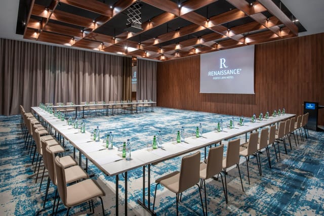 U-shape boardroom at Renaissance Porto Lapa Hotel for professional corporate workshops.