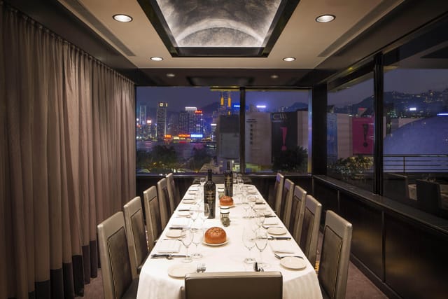 Morton's The Steakhouse - image 3