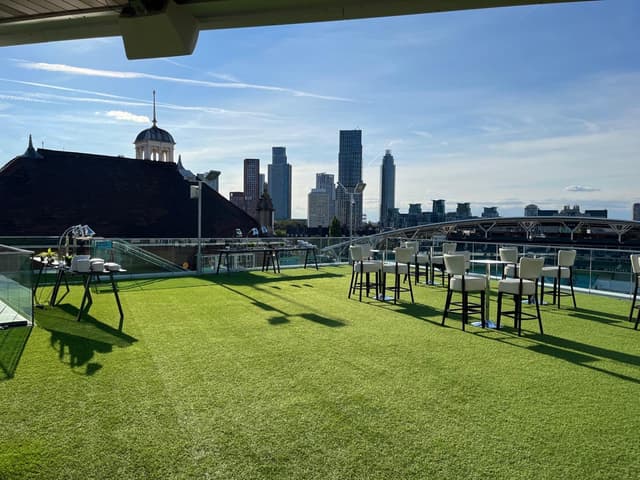 Sylvester’s Bar Rooftop Terrace 