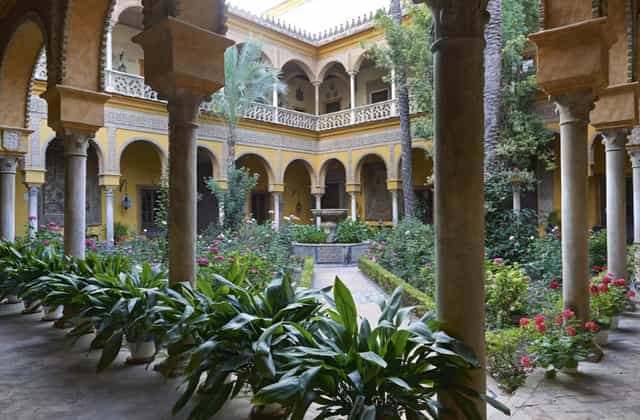 Palacio de las Dueñas - image 3