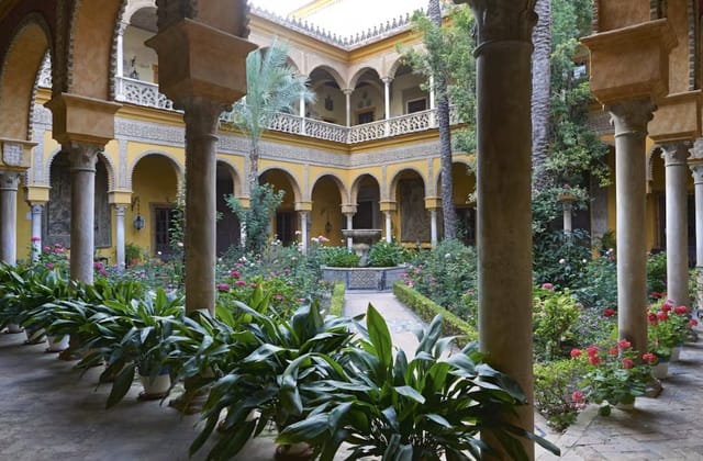 Palacio de las Dueñas - image 3