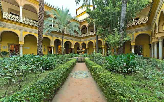 Palacio de las Dueñas - image 2