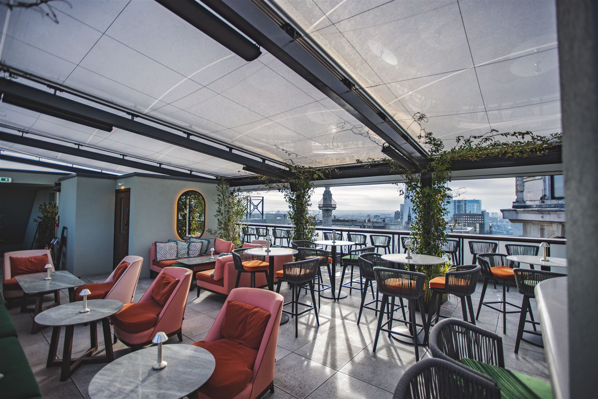 CR1 Bar & Lounge - image 1