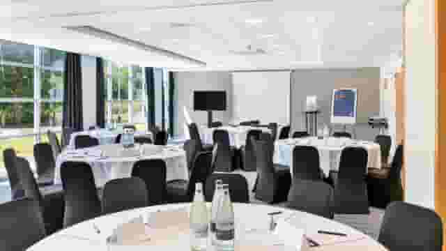 Holiday Inn Express Leigh - Sports Village