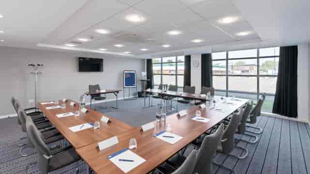 Holiday Inn Express Leigh - Sports Village