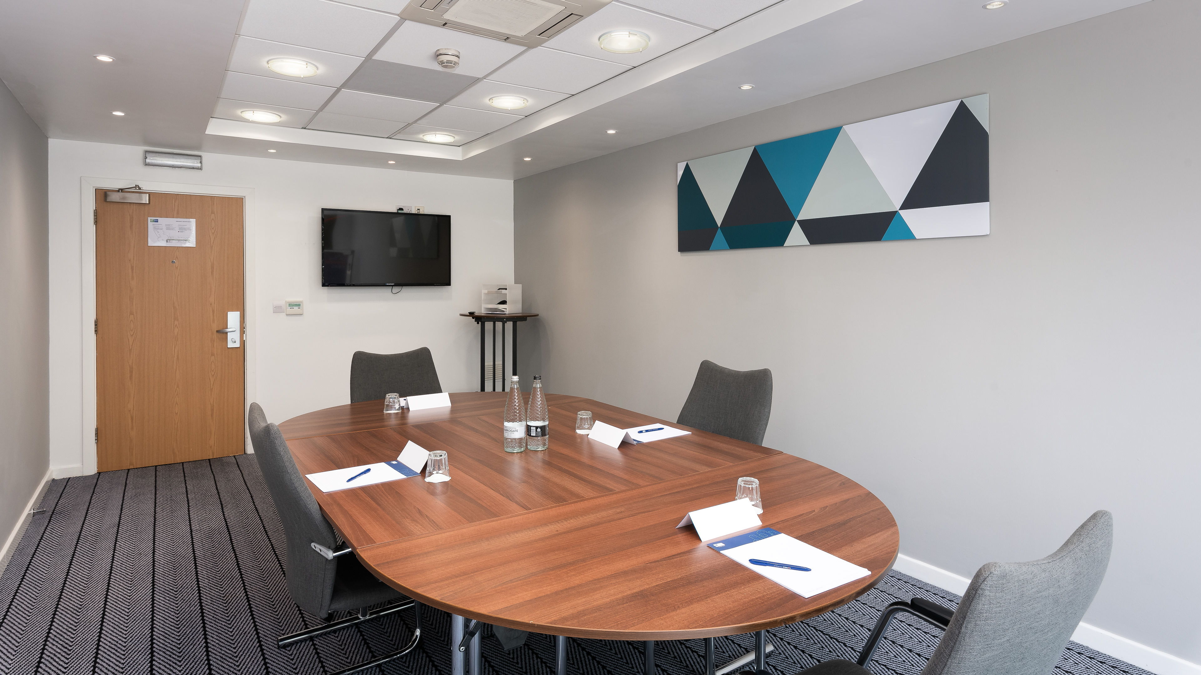 Holiday Inn Express Leigh - Sports Village - image 1