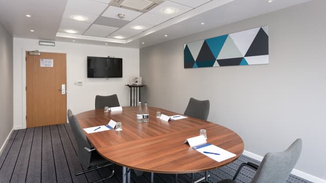 Syndicate Room 1