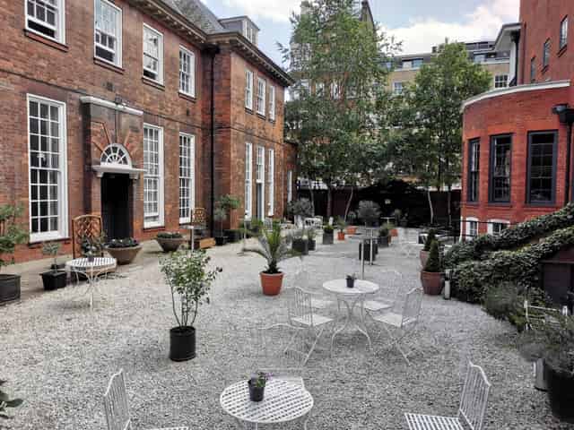 Courtyard & Garden 