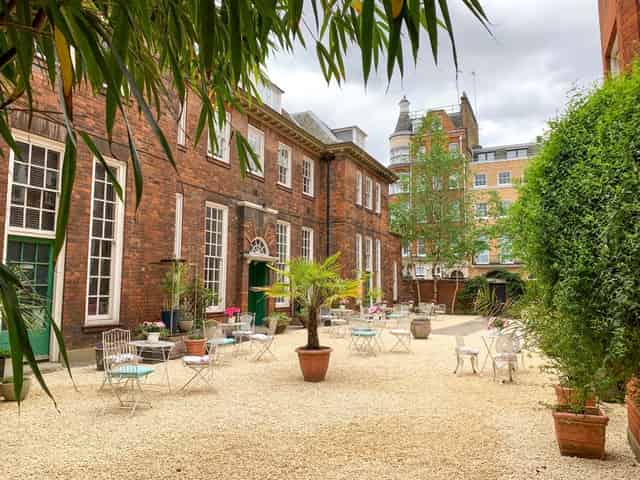 Courtyard & Garden