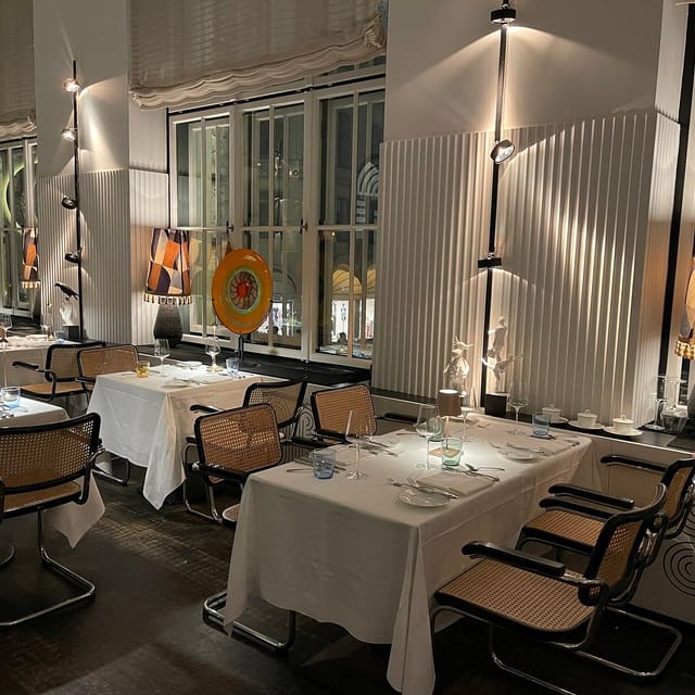 Mid-century modern dining room for VIP dinners and executive board retreats at Gallery in Pageou.
