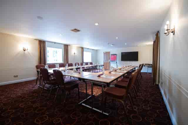 Mercure Barnsley Tankersley Manor Hotel & Spa - image 3