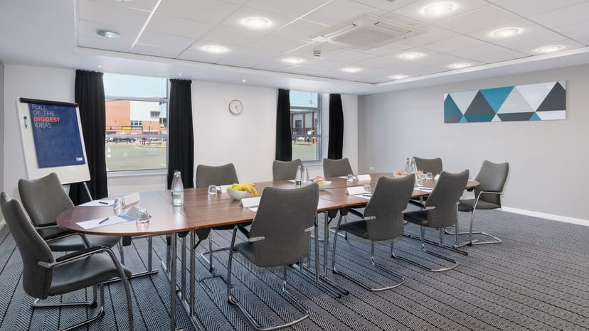 Holiday Inn Express Leigh - Sports Village - image 1