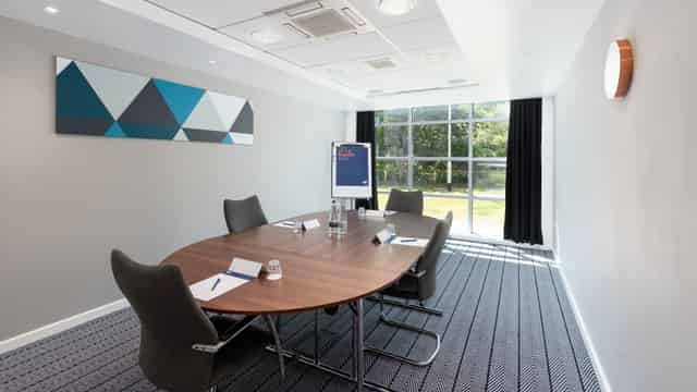 Syndicate Room 1