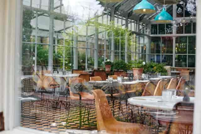 Gees Restaurant & Bar - image 2