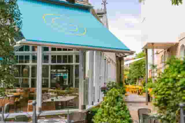 Gees Restaurant & Bar
