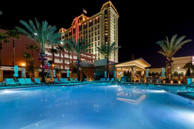 Palace Pool