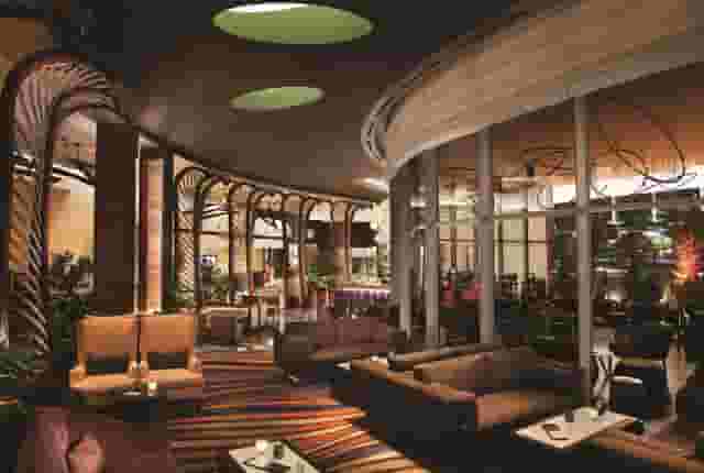 VICE VERSA Patio & Lounge