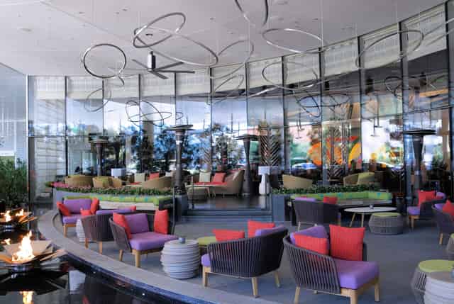 VICE VERSA Patio & Lounge