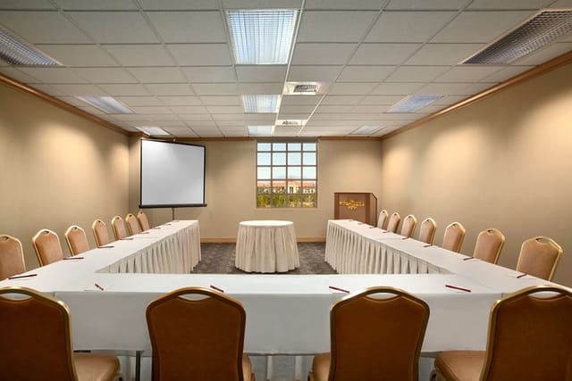 Suncoast Hotel & Casino - image 3